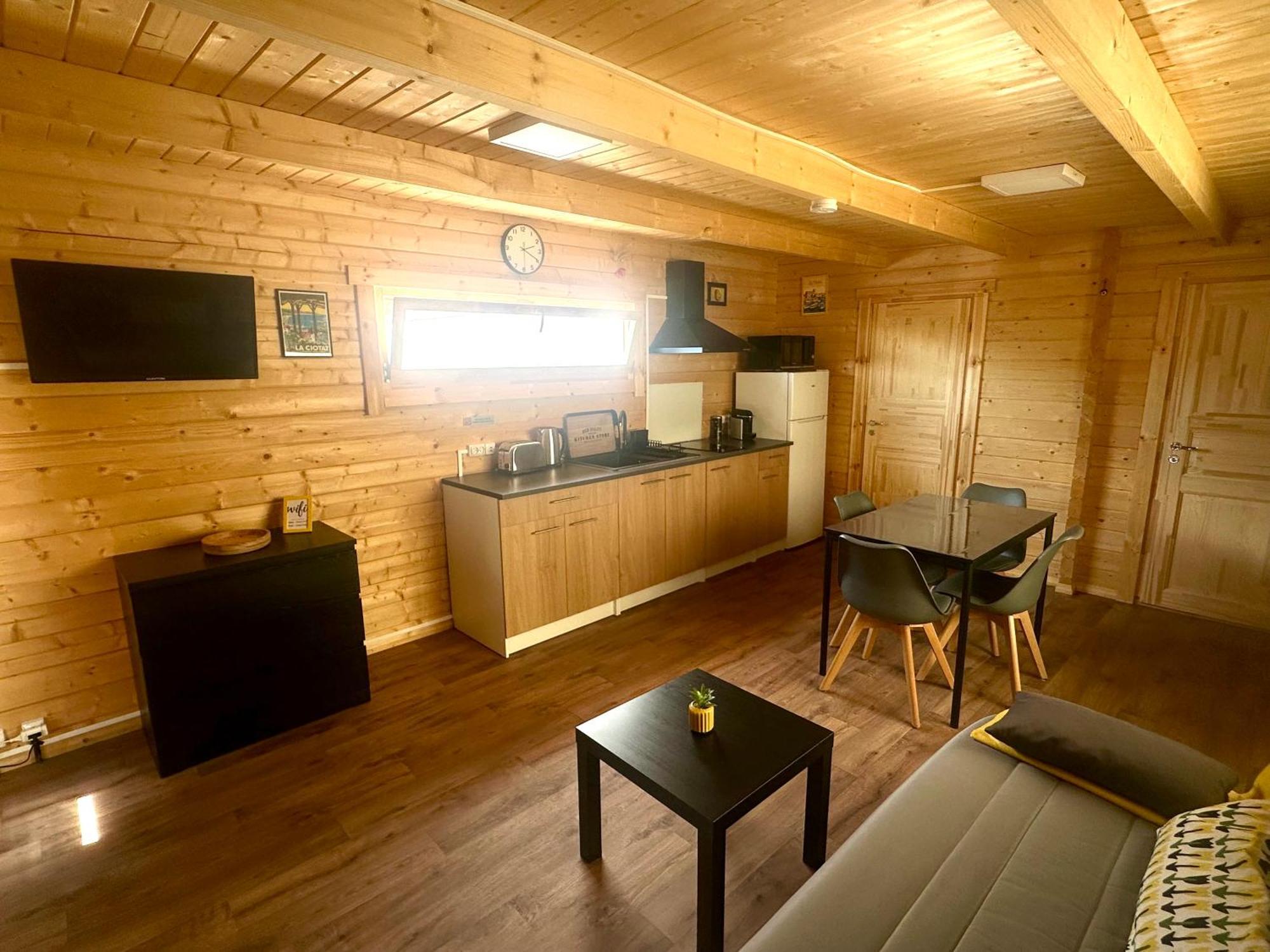 Chalet Ceyrenite Ceyreste Екстер'єр фото